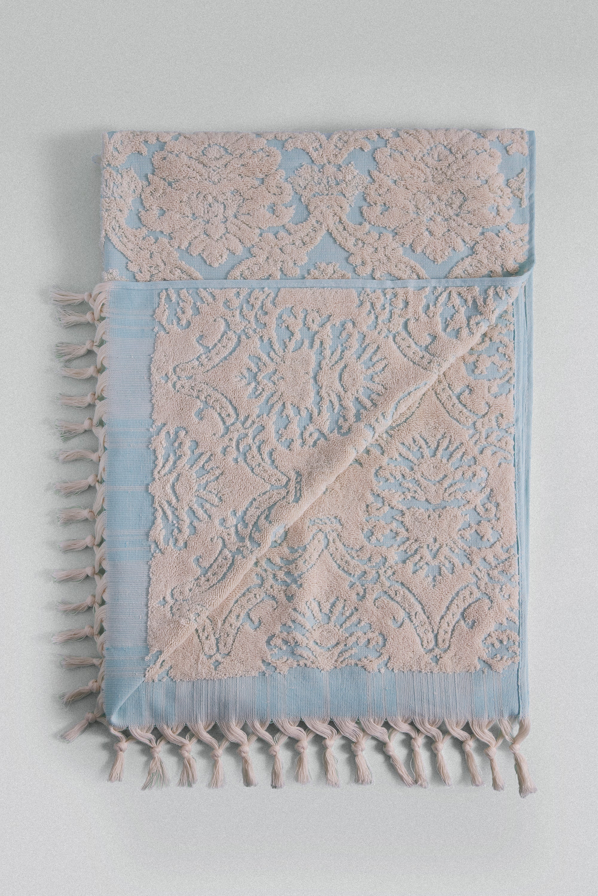 Carnation towel loukoum céleste