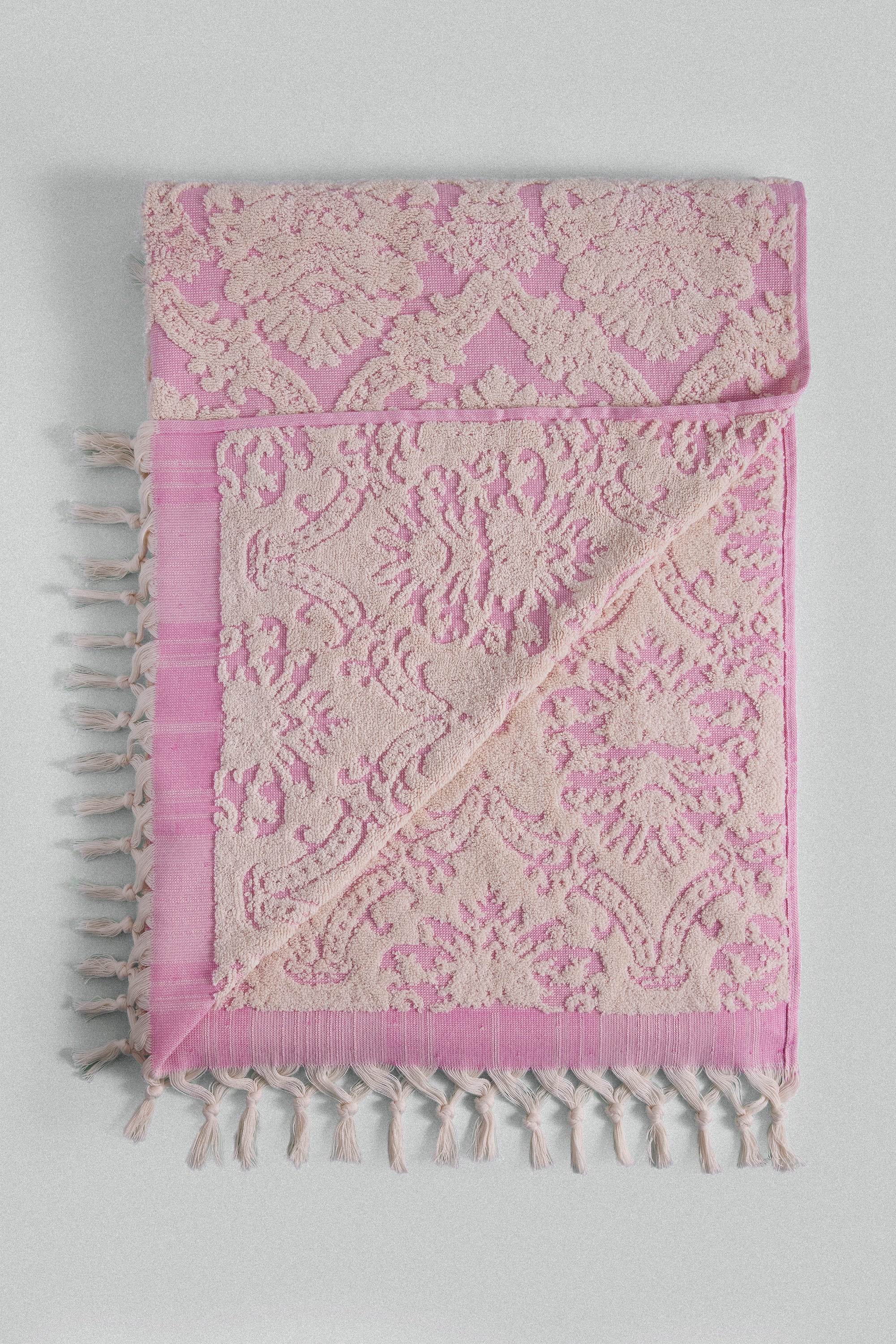 Carnation towel sugar harem